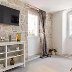Pensión Maris 4*